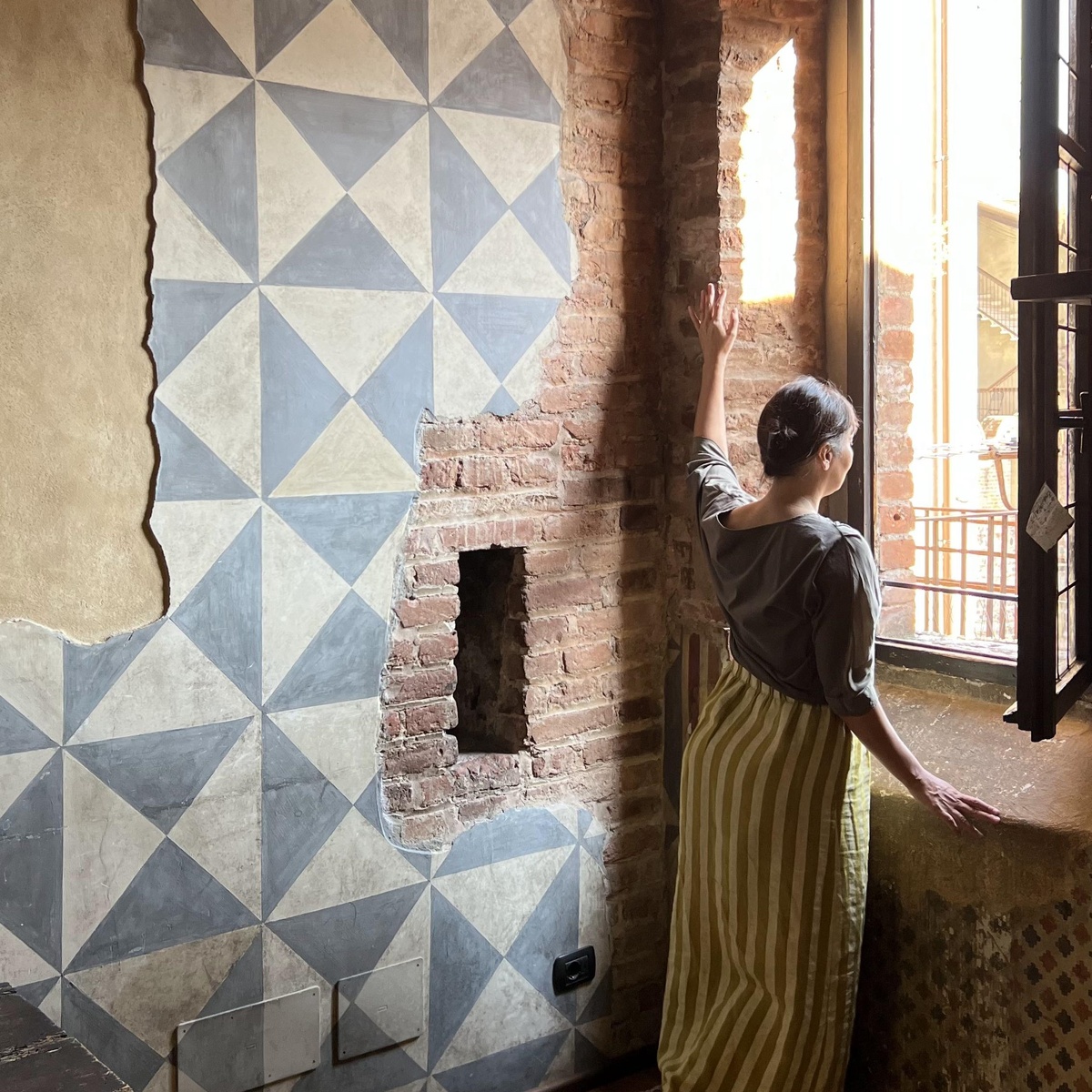 Это я в доме Джульетты, смотрю на тот самый балкончик