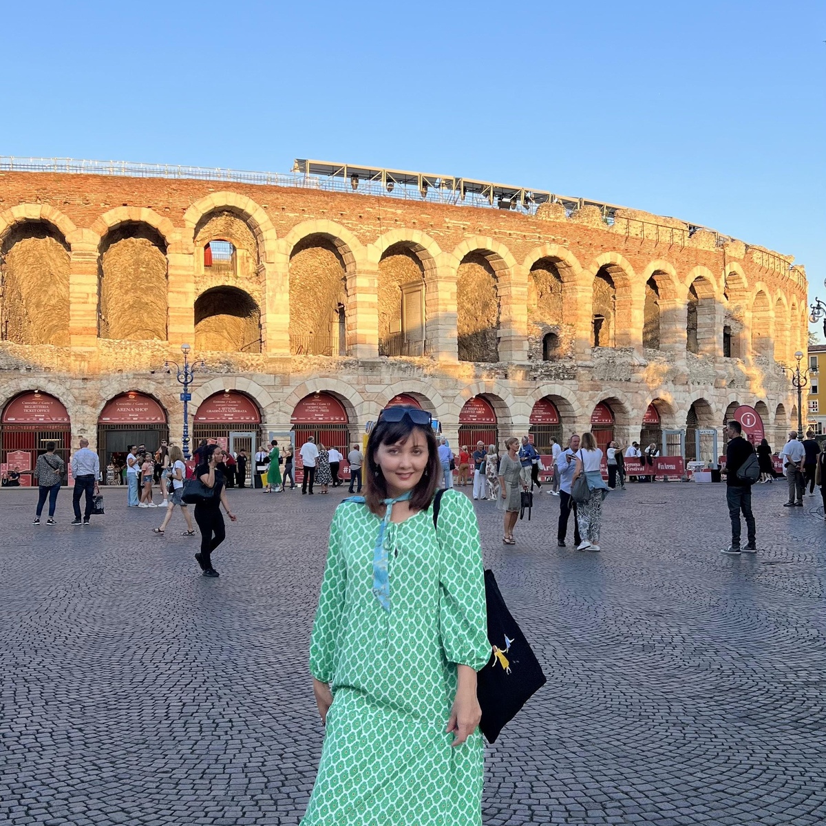 Перед Арена ди Верона, идем на Оперу. Листайте галерею