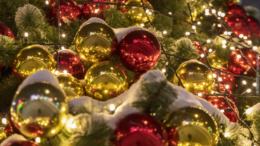 2. Шарики на ёлочке... © NickFW.ru — 14.12.2024г.