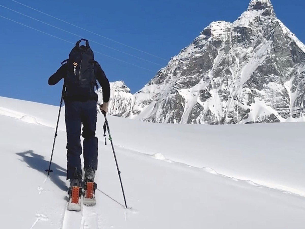    Электролыжи E-Skimo упрощают подъём в горы [ВИДЕО]