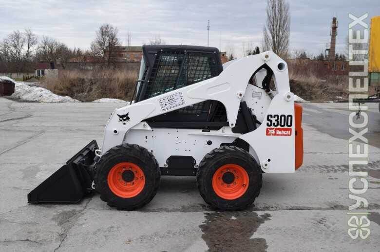 Мини-погрузчик колесный S300 Bobcat в Курганинске: Услуги и аренда специальной техники.