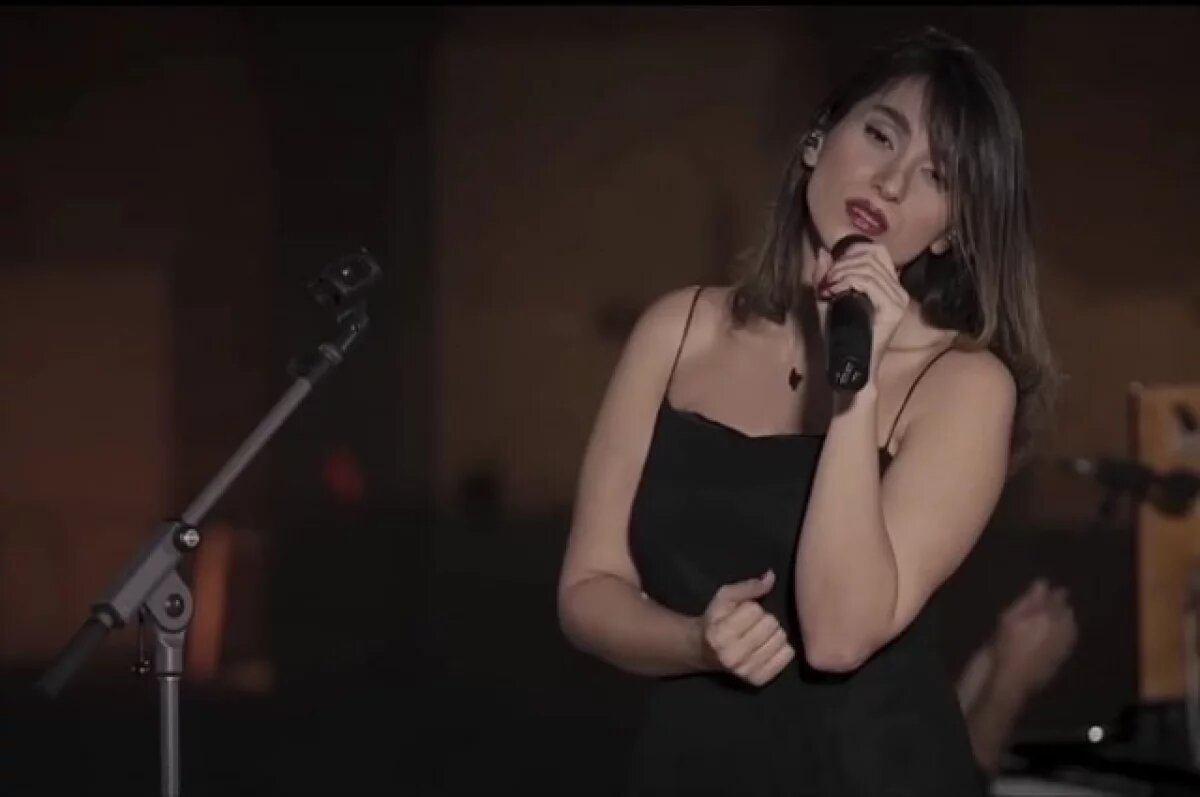    В Иране арестована певица Ахмади за выступление без хиджаба