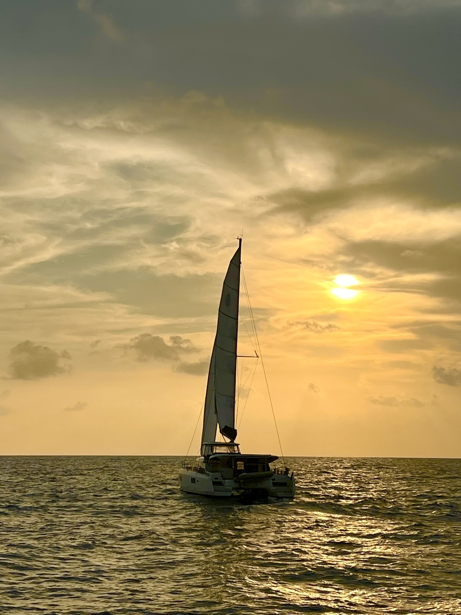 На перегоне катамаранов в Индийском океане