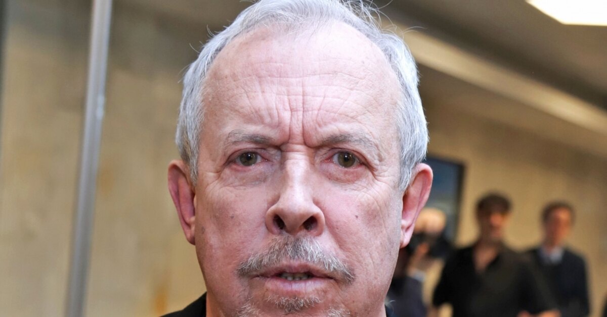 Макаревич вспомнился...