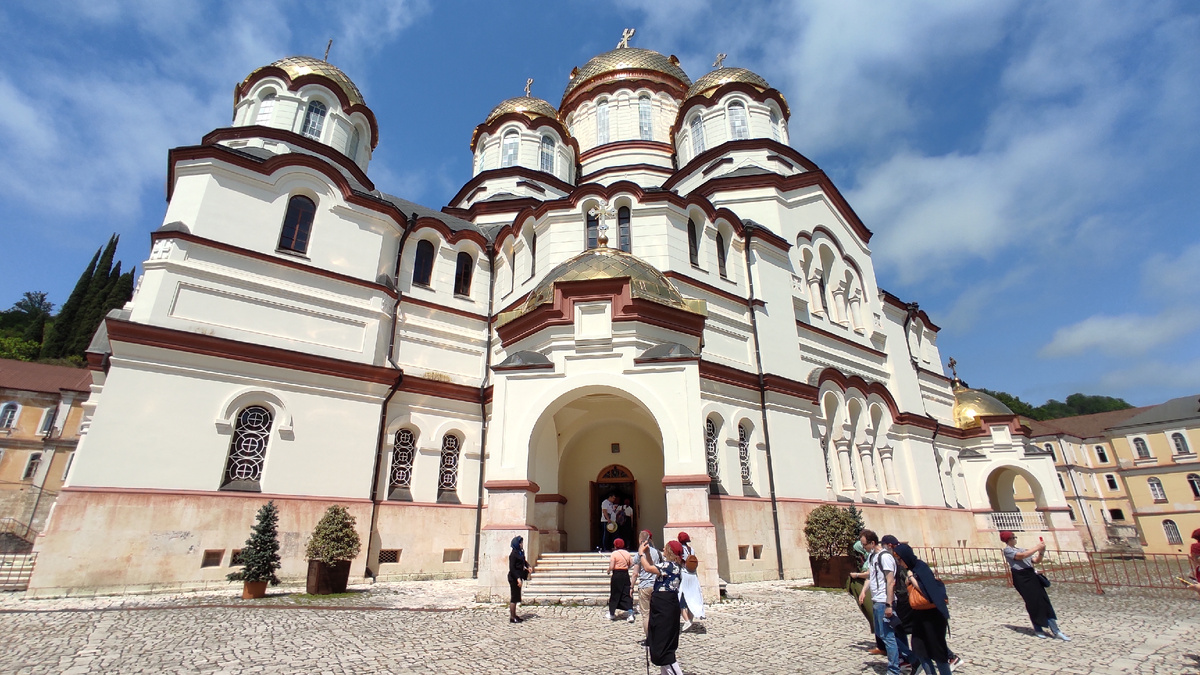В Абхазию официально туристам пока можно только своим ходом, без турагентов. Фото: Кирилл Полиенко/Polienko: путешествуем вдвоём
