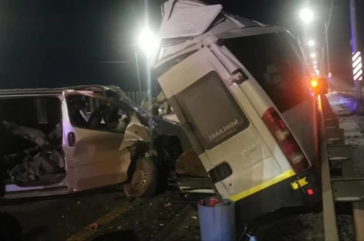    При ДТП с участием микроавтобусов на Кубани пострадали шесть человек