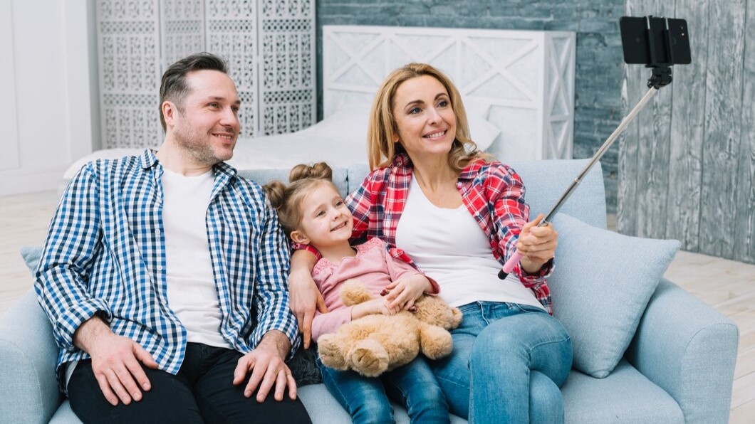    Югорчан приглашают к участию в конкурсе видеороликов «Семейные истории»