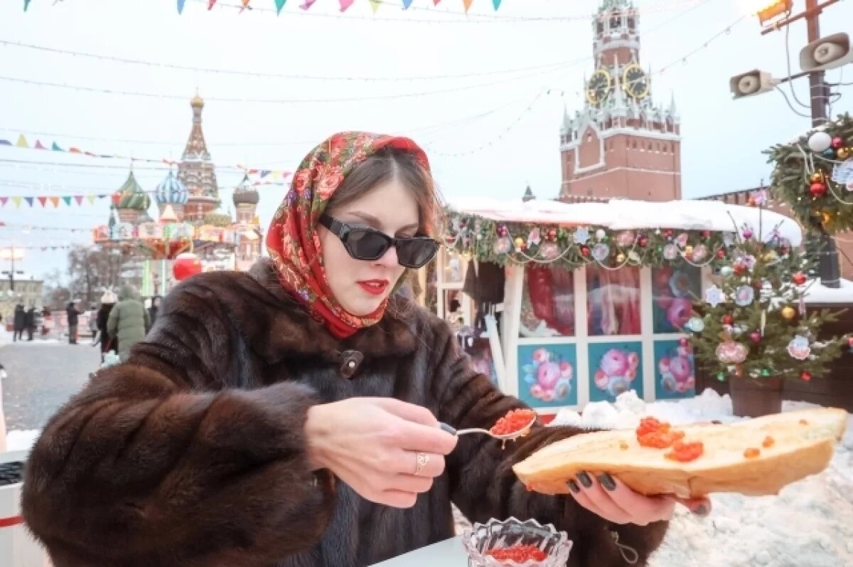    Драйвером роста стоимости продуктов для новогоднего стола стала икра лососёвых. Бутерброд с красной икрой вернул себе статус деликатеса.