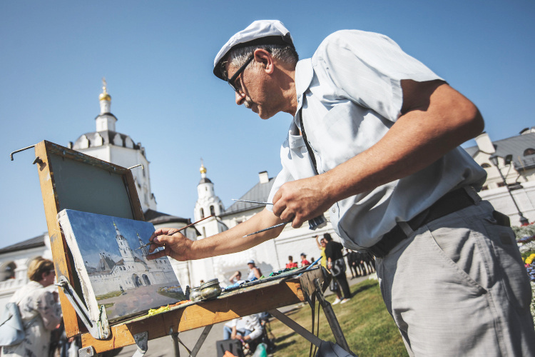    Редакционный список не претендует на истину в последней инстанции, но зато дает благодаря привлеченным «БИЗНЕС Online» авторитетным экспертам подробный срез того, что может представить на суд сегодняшнего зрителя изобразительное искусство РТ разных эпох.   
Фото: «БИЗНЕС Online»
