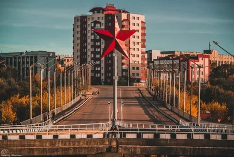 Одна из последних достопримечательностей Луганска...