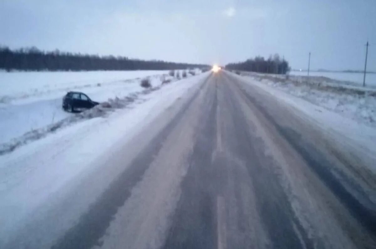    Легковушка под Оренбургом вылетела в кювет и опрокинулась