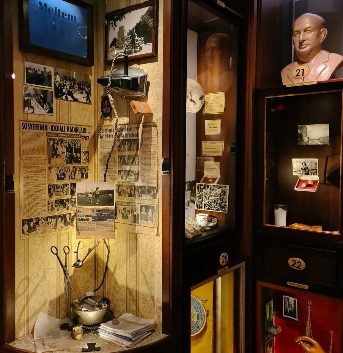 Одно из мест Памука в Стамбуле — Музей невинности, открытый писателем как бы по мотивам написанного им одноимённого романа. Его экспозиция напрямую связана с сюжетом книги и состоит из вещей её персонажей. Фото: Сергей Анатольевич / Яндекс Карты