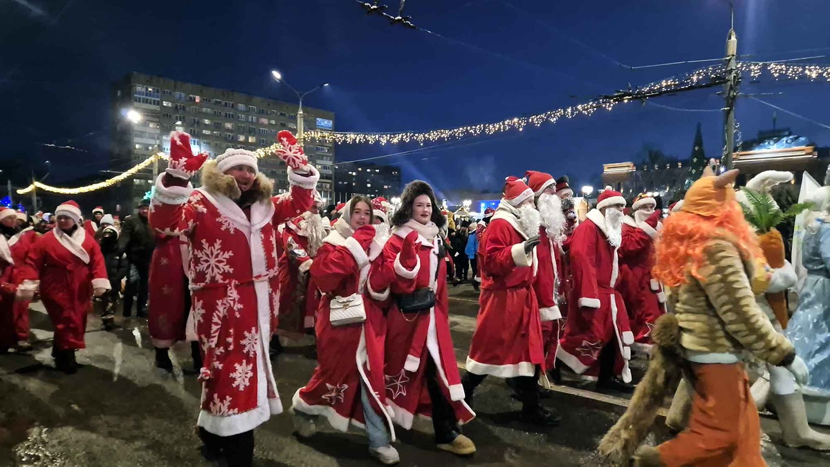 Парад Дедов Морозов проходит в Рыбинске уже на полтяжении 15 лет