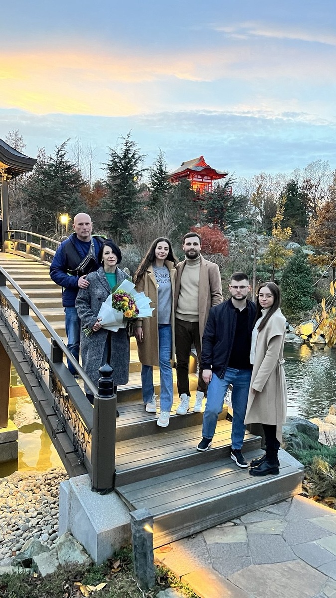 Своей молодежью горжусь всегда. Наши дети нас с мужем многому научили. Все свои проблемы и слабые стороны мы всегда можем увидеть через них. А вот бояться этого или нет - это всегда выбор ВЗРОСЛЫХ людей.