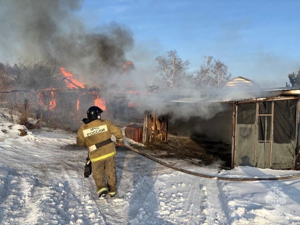    Пожар в Заринском районе. Источник: t.me/mchs_altkray