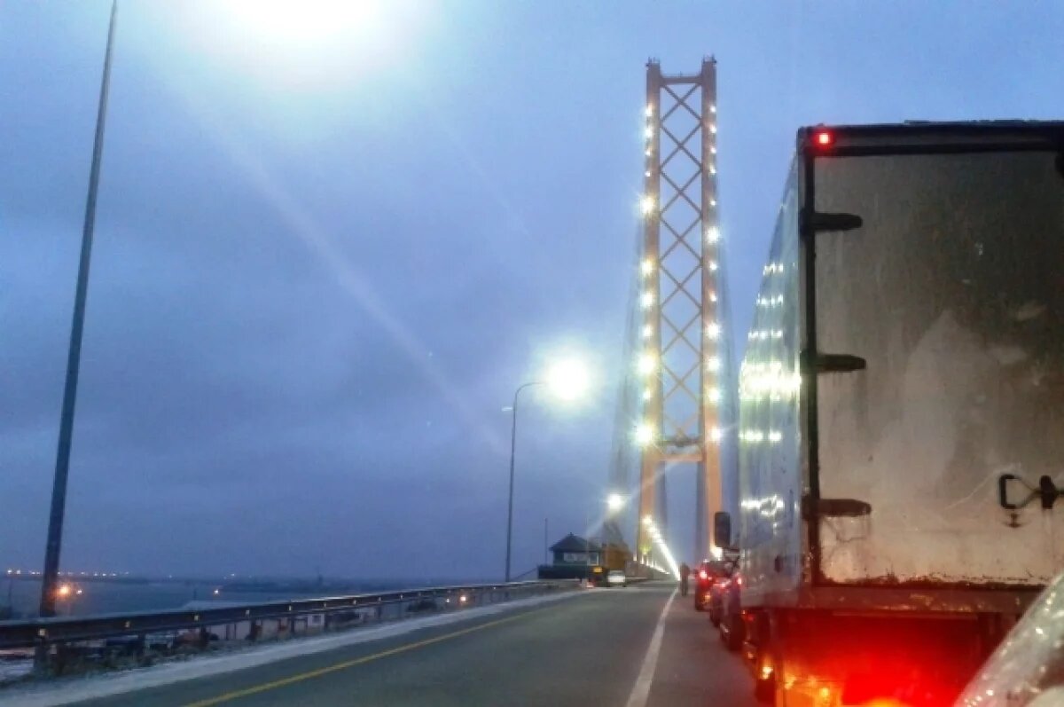    Основной мостовой переход уже готов на более 50 %.