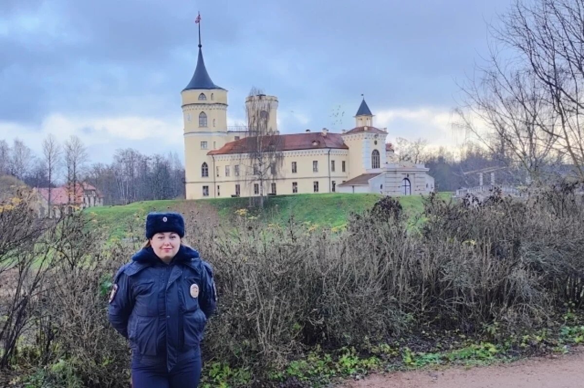    старший лейтенант полиции, старший участковый уполномоченный 11 отдел полиции УМВД России «Пушкинское» Анастасия Браткова.