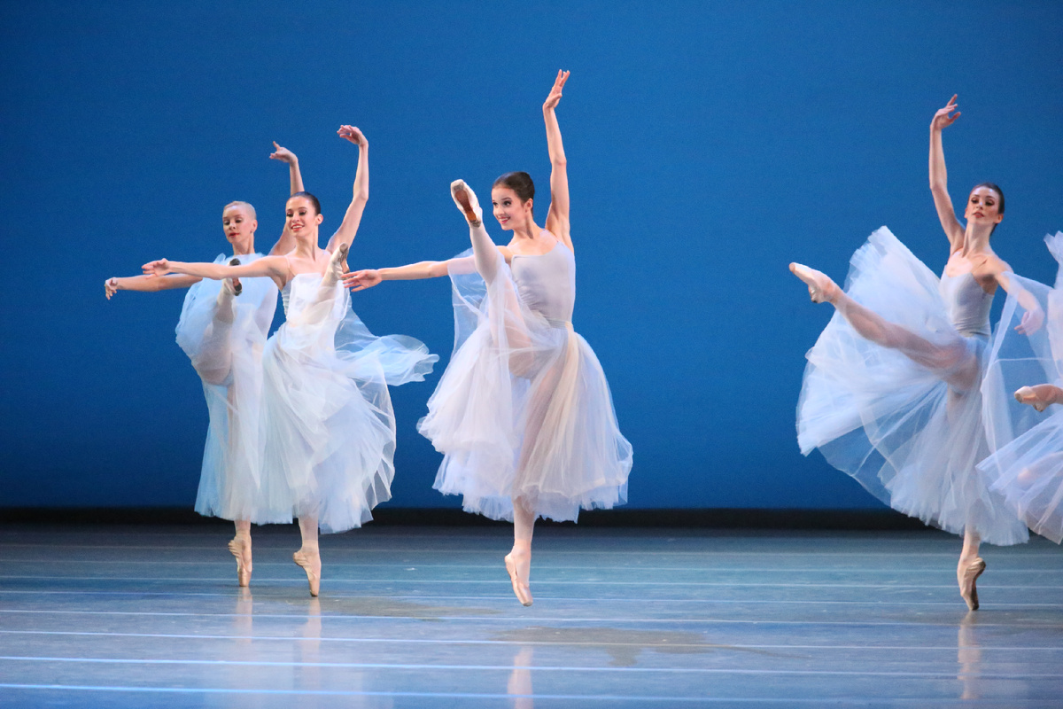 Баланчин, «Серенада», Мария Хорева, фото С.Аввакум