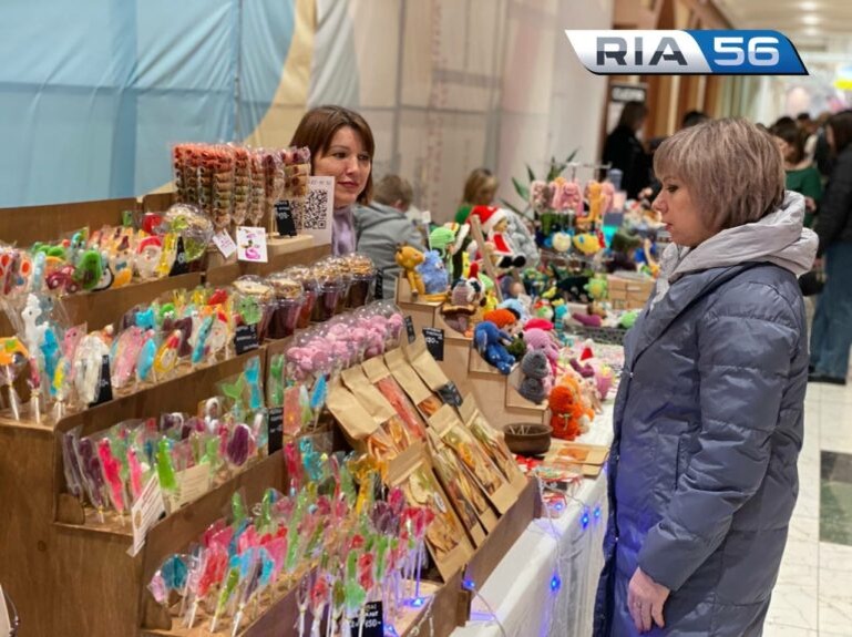    В Оренбуржье проходит традиционный новогодний Forma Market Андрей Севостьянов