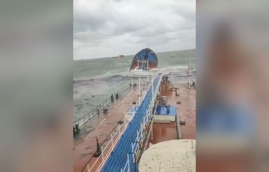    Два танкера потерпели крушение в Керченском проливе. Подробности