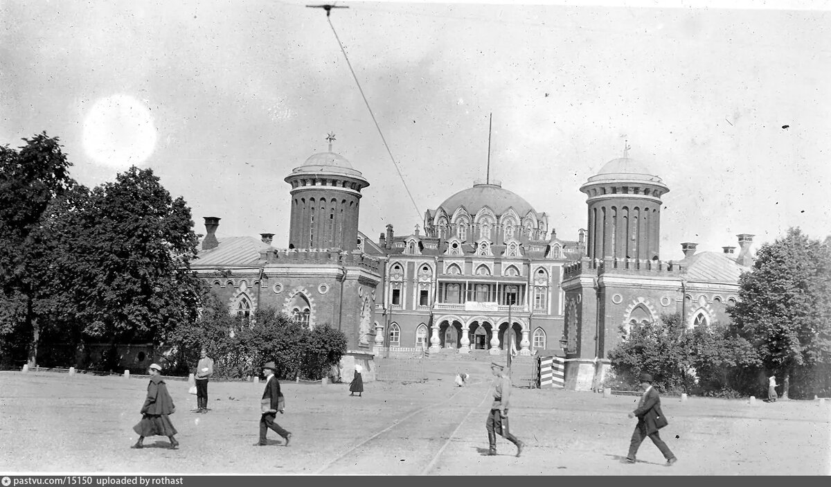 Петровский путевой дворец, 29 августа 1917 г. Автор: Оррин С. Уайтман.
, 