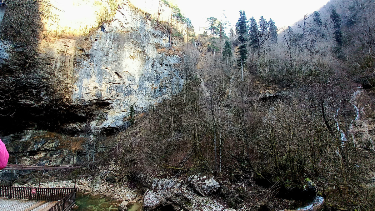 Монахова пещера в Гуамском ущелье (декабрь 2024г.)