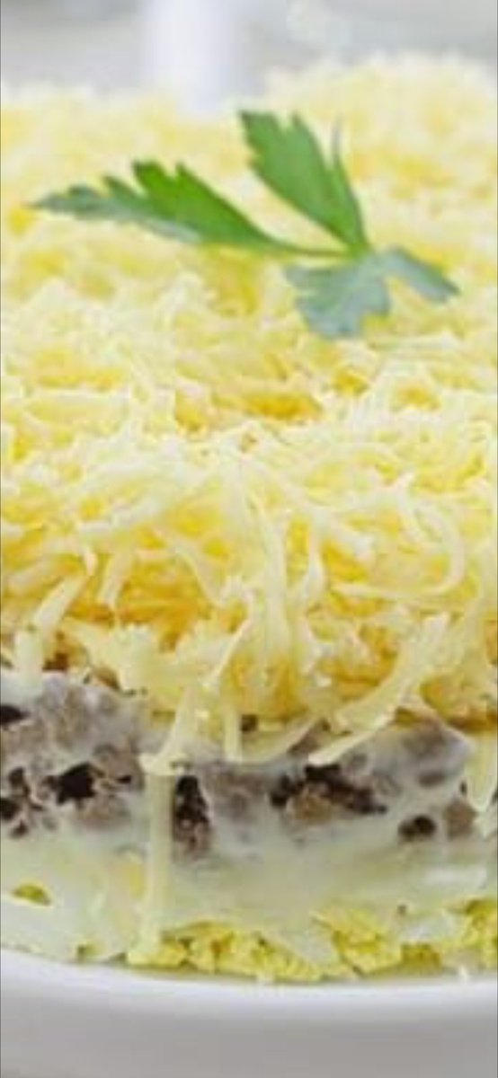 Верхний слой сыр с орехом