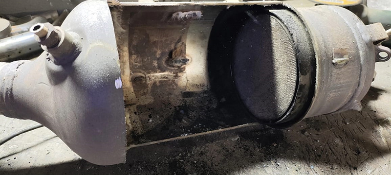 Катализатор оставили, а фильтр аккуратно извлекли.