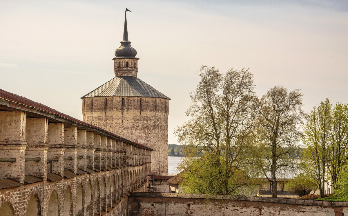 Белозерская башня