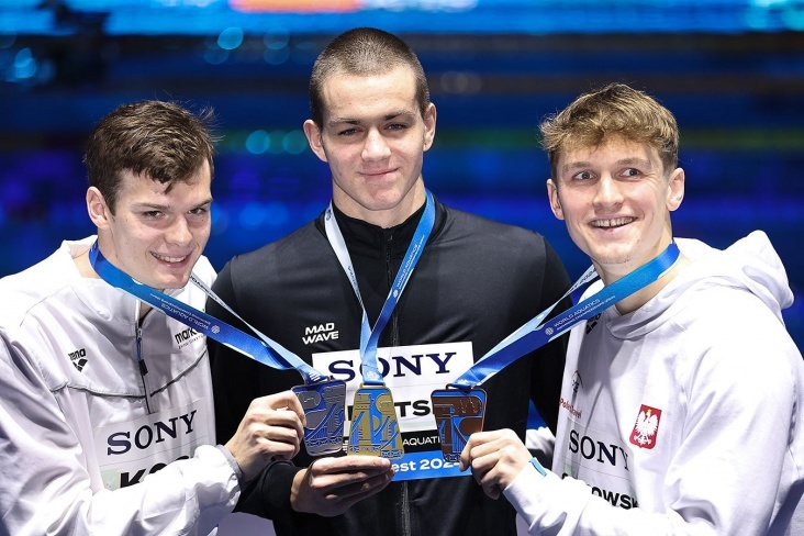 Чемпион Мирон Лифинцев (в центре). Будапешт, 2024 г. Фото из открытых источников