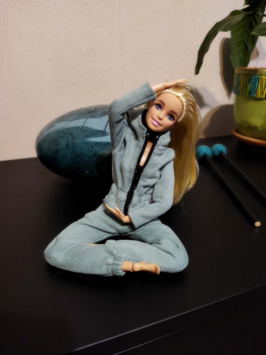 Барби йога Милли