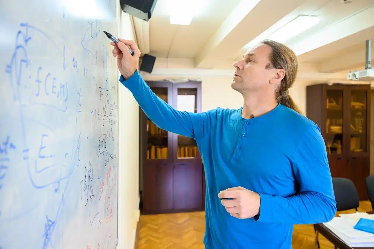    Дмитрий Горбунов, профессор кафедры фундаментальных взаимодействий и космологии МФТИ и главный научный сотрудник отдела теоретической физики ИЯИ РАН / © Центр научных коммуникаций МФТИ, Наталья Арефьева
