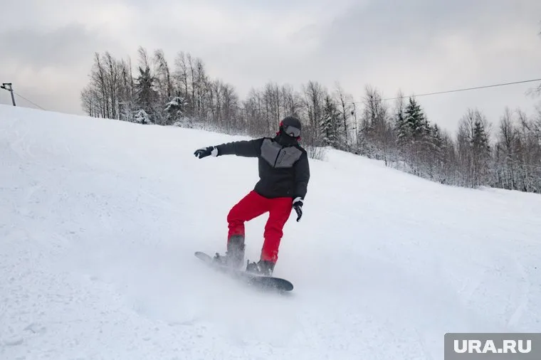 Первые шаги в горнолыжном спорте всегда даются нелегко
Фото: Сергей Русанов © URA.RU
