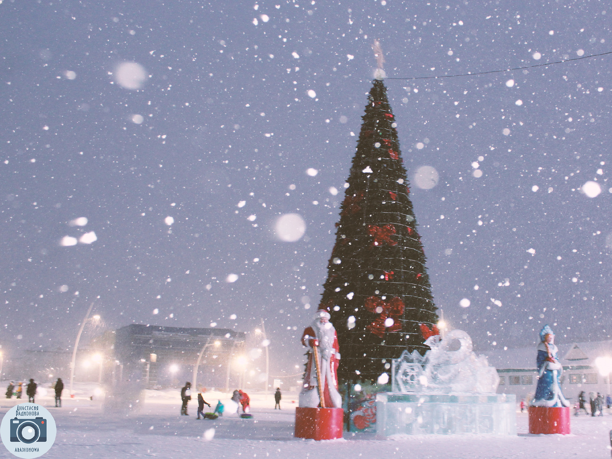 Красивый снегопад в городе Радужный. Фотограф Анастасия Радионова