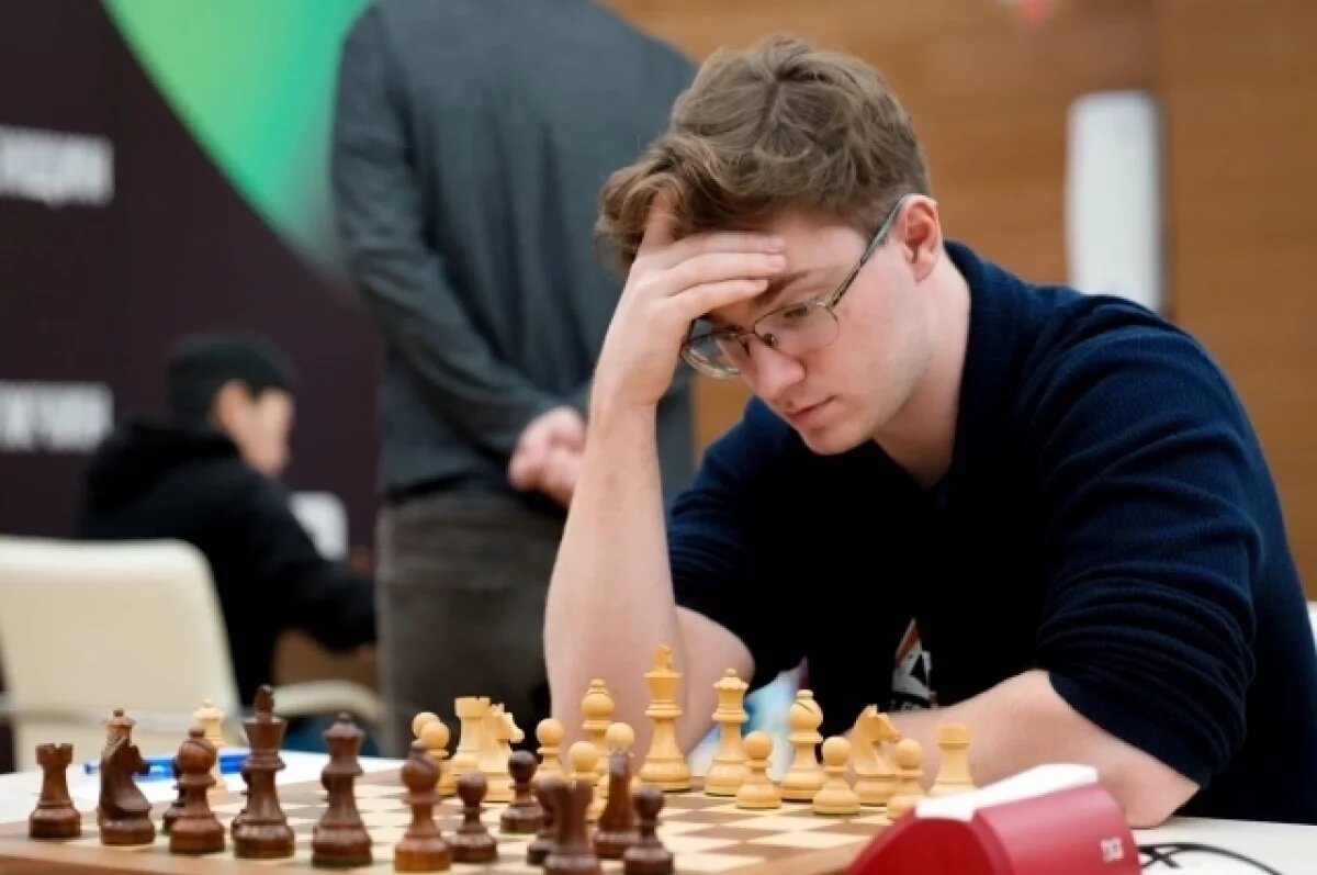    По результатам первого дня полуфиналов партии Ильюшенок - Звягинцев, Афанасьев – Цыдыпов завершились вничью.