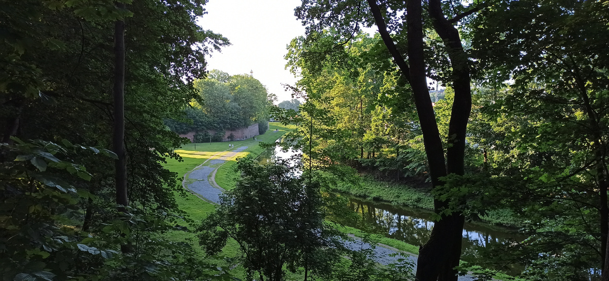 Пешеходная зона "Литовский Вал". Калининград, июнь 2022.