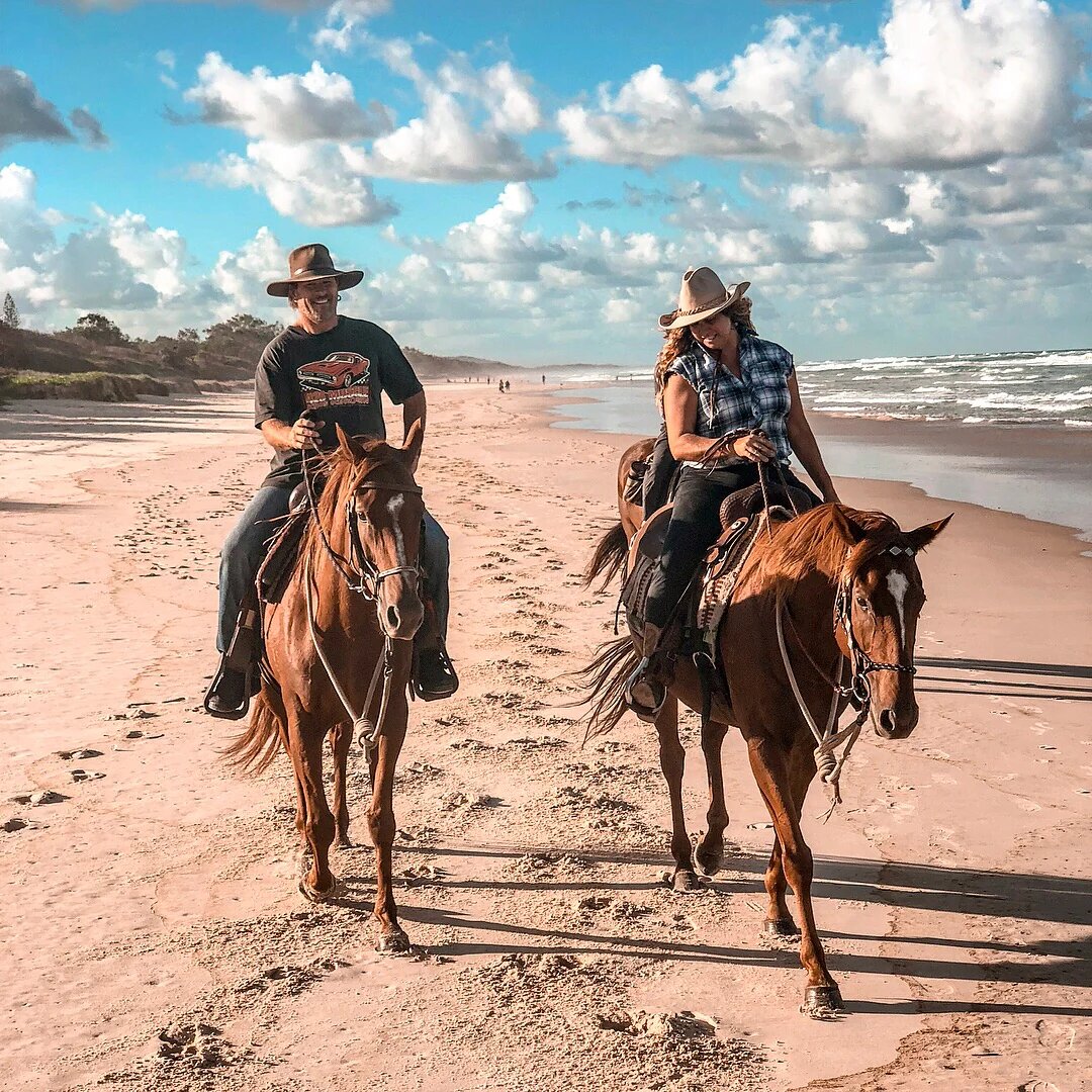 Терри со своей семьей и обожаемыми лошадьми.
