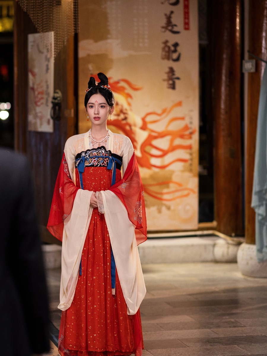 В иллюстративных целях. Актриса Чжоу Е в сериале(дораме) "Я так скучаю по тебе" 2023 год