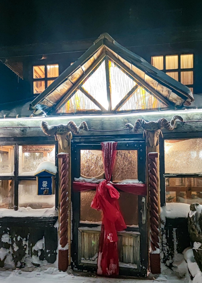 вход в ресторан "Белая сова"