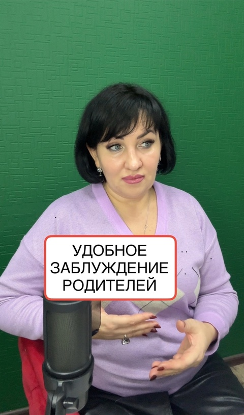 https://vk.com/video-213054441_456240548 Это Елена Николаевна Кириллова - учредитель и директор детской академии "Снегирята".
