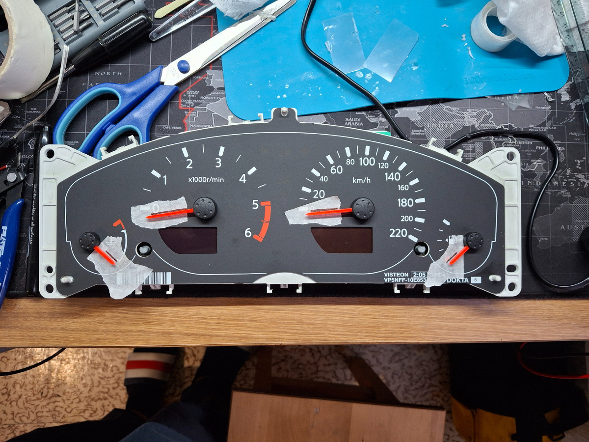 Фиксируем положение стрелок