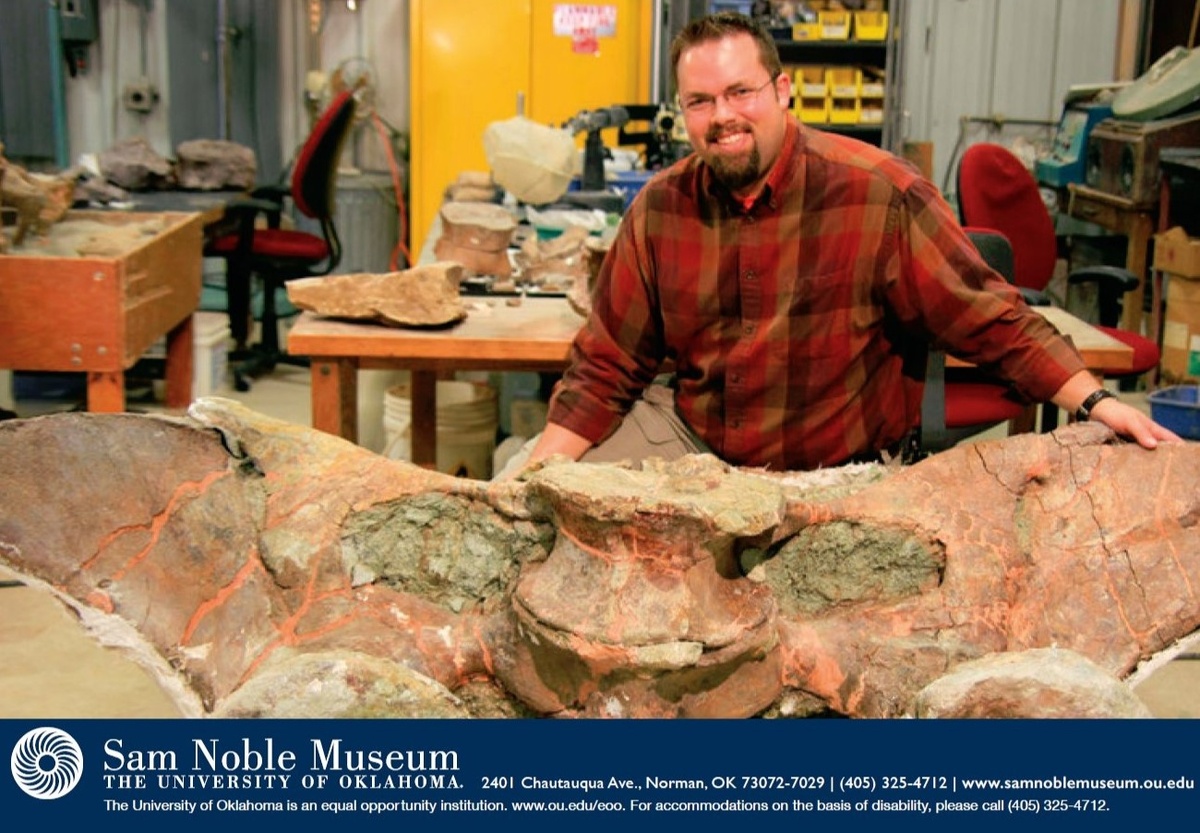 Метт с костями самых крупных динозавров.