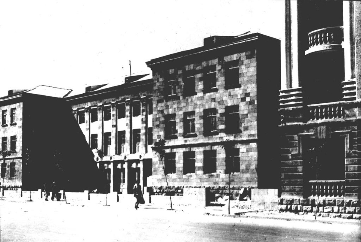 Здание школы № 8 имени А. С. Пушкина, Ереван 1948 год