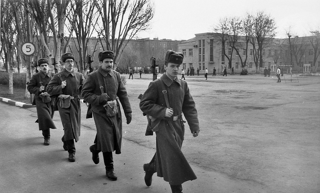 Партизанский караул...