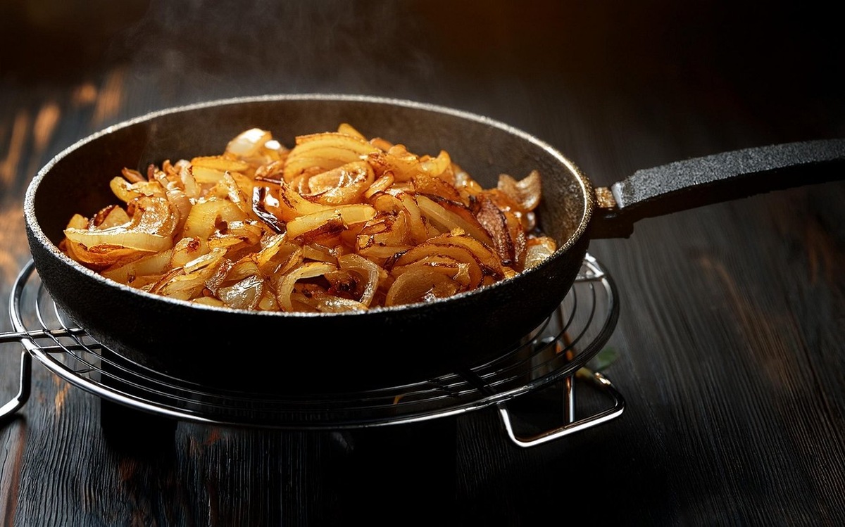 Секрет идеально поджаренного лука с использованием соды: неожиданный метод, о котором знают единицы / Фото: Pogovorim.by