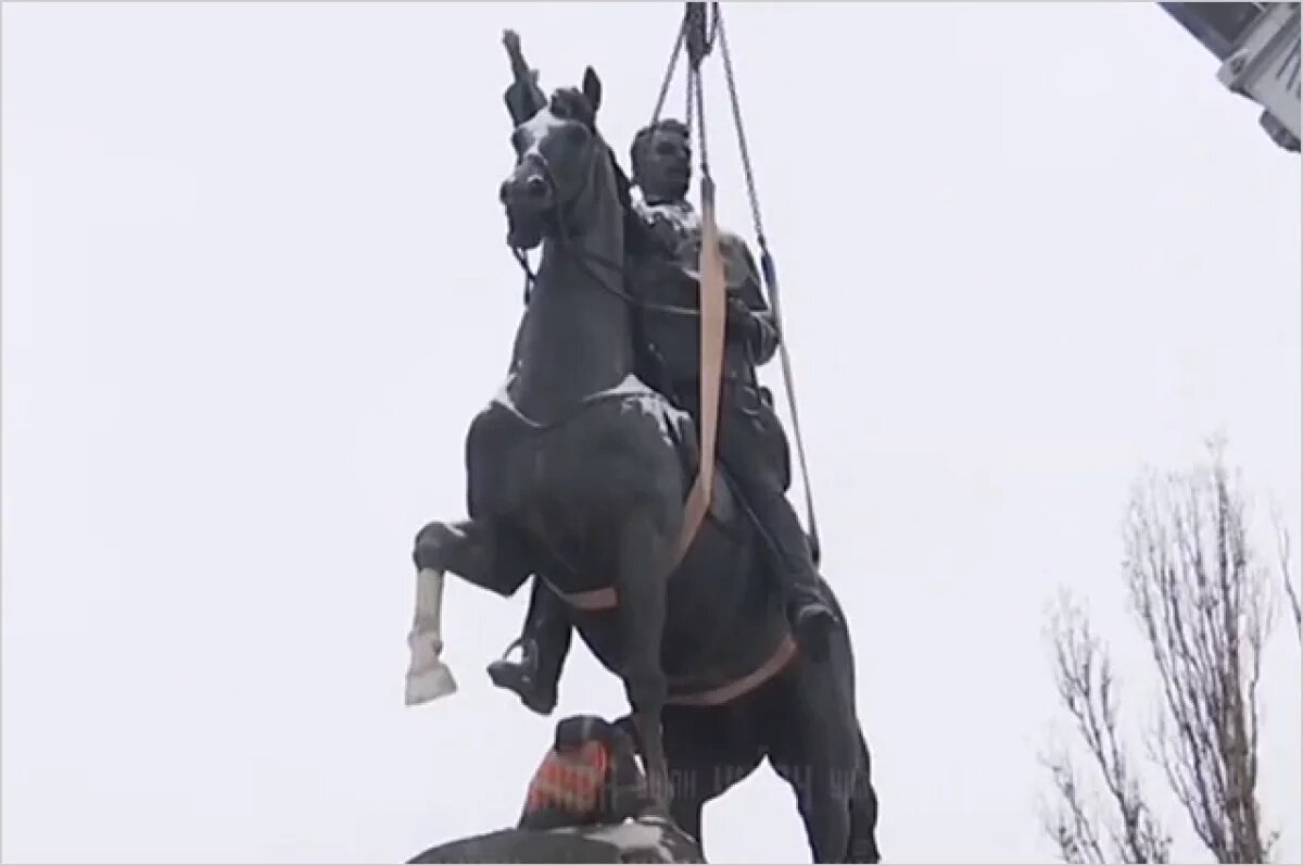    Депутат Рады Бойко: многие украинцы выступают против сноса памятников