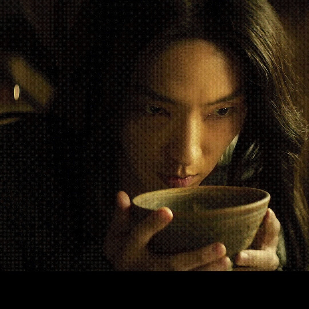 Что яд, что противоядие - это сейчас не имеет никакого значения для Сайи.