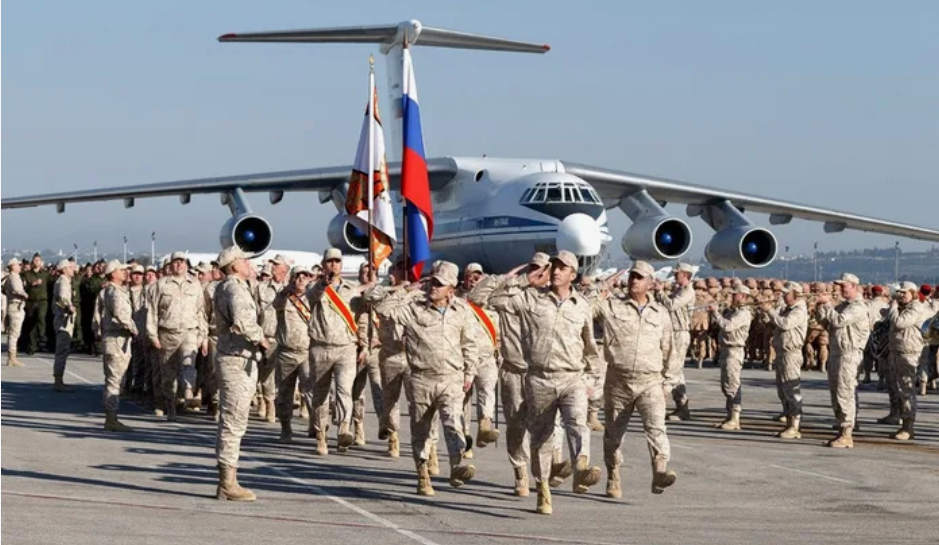 Приезд Путина на базу Хмеймим. Взято на uralweb.ru