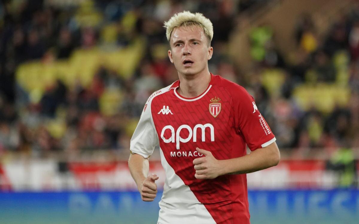 Александр Головин