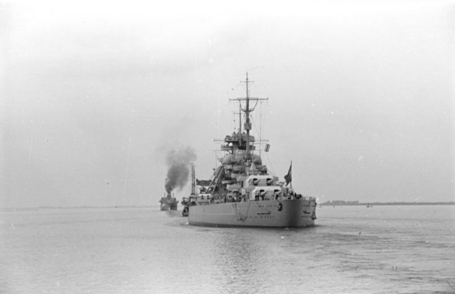 Вид с кормы на немецкий линкор "Бисмарк"